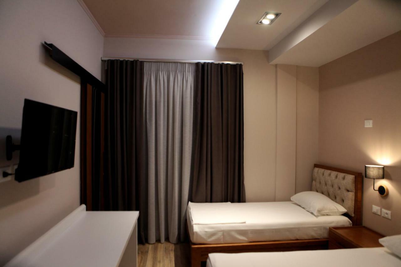 Hotel Pelikan Divjake Luaran gambar