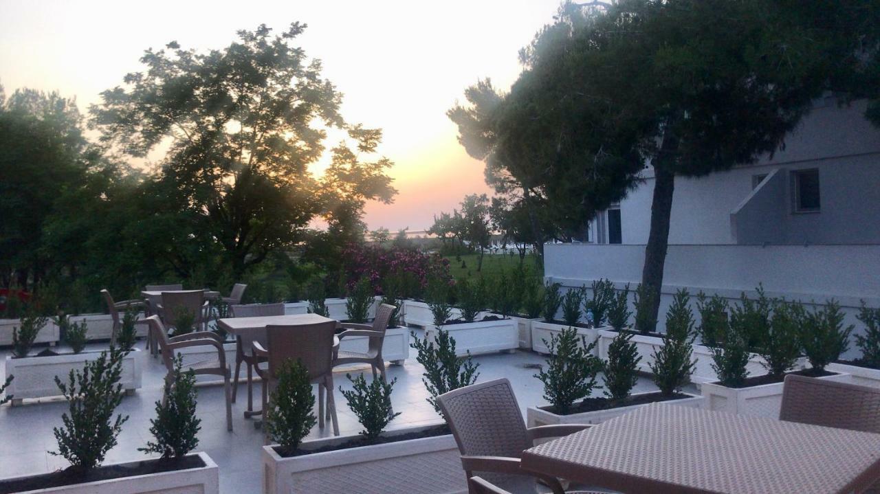 Hotel Pelikan Divjake Luaran gambar