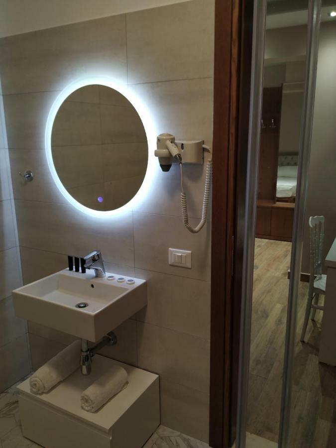 Hotel Pelikan Divjake Luaran gambar