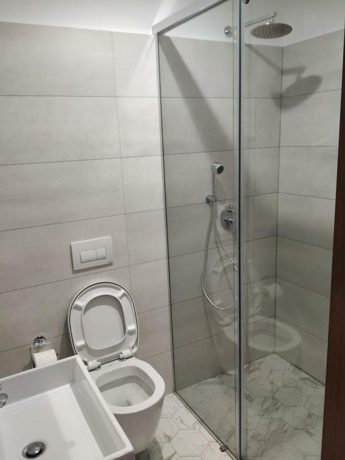Hotel Pelikan Divjake Luaran gambar