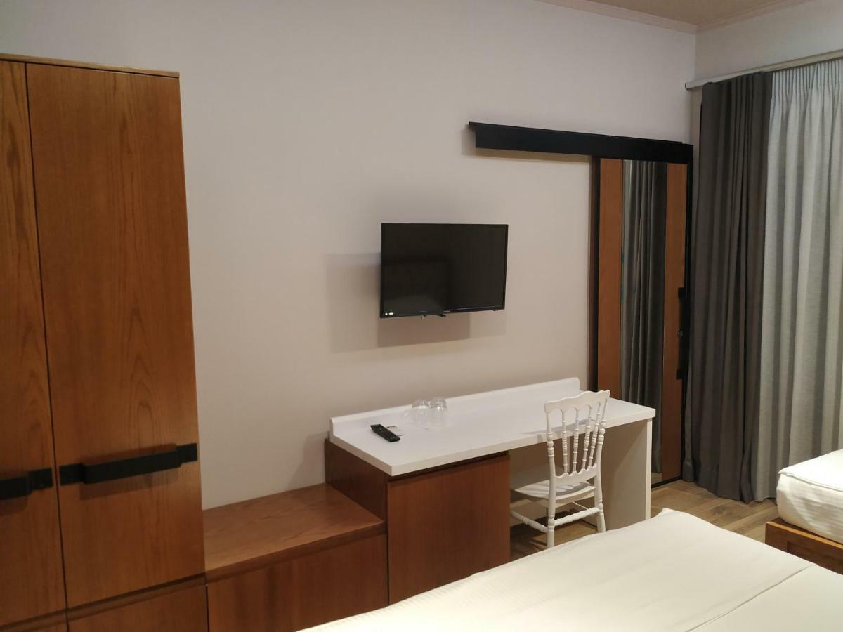 Hotel Pelikan Divjake Luaran gambar